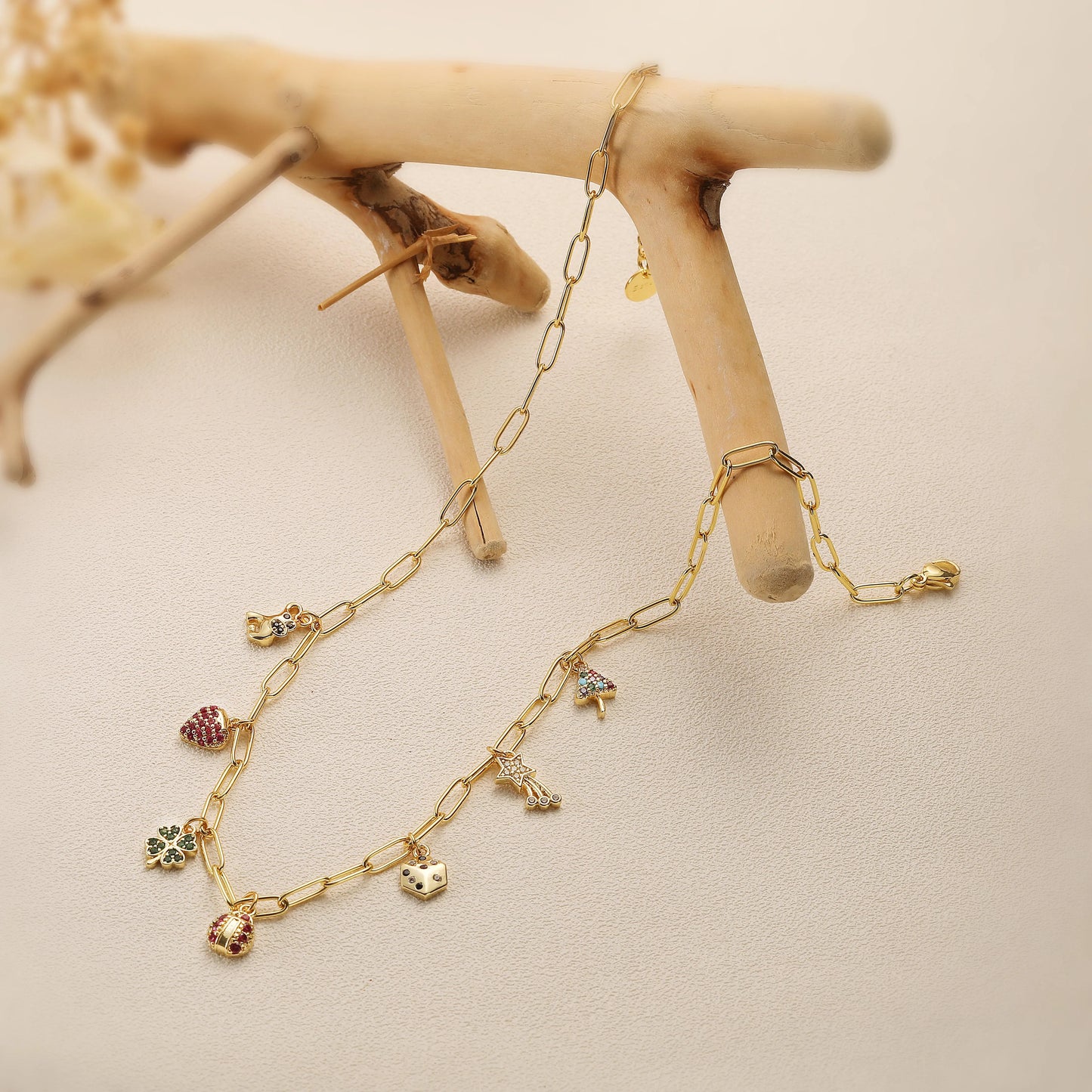 HECHENG,French Vintage Dopamine Colourful Pendant Stainless Steel Necklace Collarbone Chain Ladies Sweet Fashion Jewellery 1 PCS